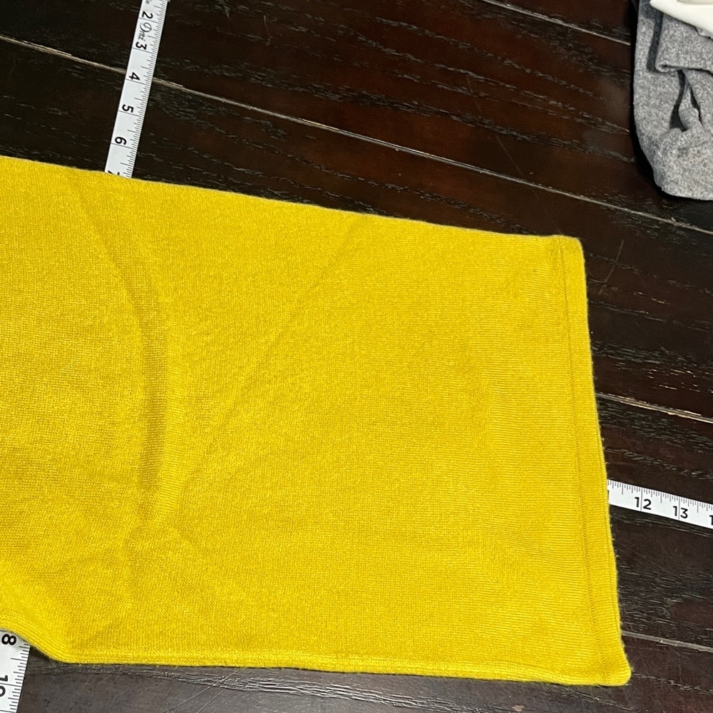 yellow gold poncho style sweater - Picture 2 of 5